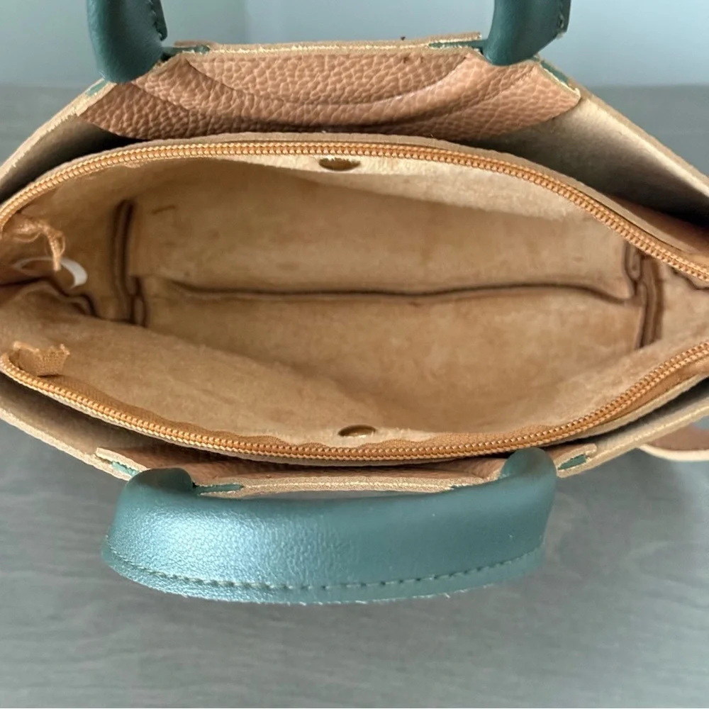 Mellow World Tan and Green Women's Handbag